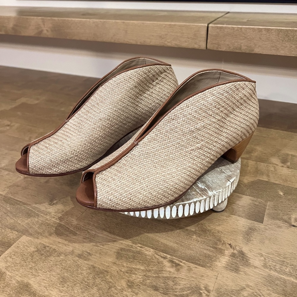 Salpy Geneva Low Artisan Handcrafted Bootie Size 8